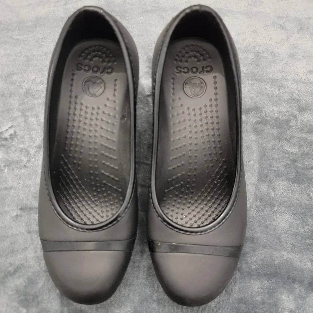 Crocs Wedge Pumps Womens 8 Black‎ Cap Toe Comfort Waterproof Versatile Casual